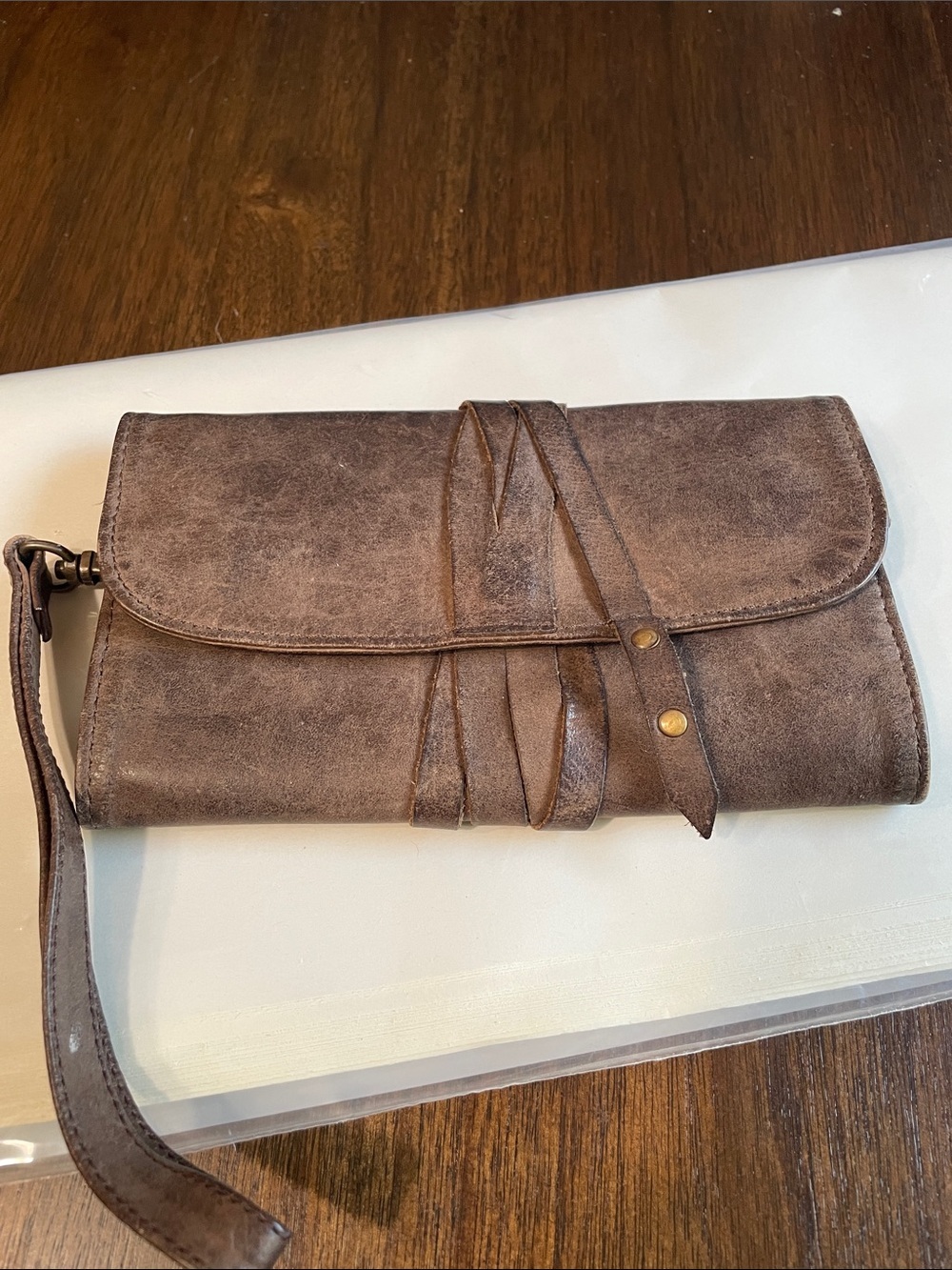Idyllwind Brown Leather Fold-Over Wristlet Clutch wallet